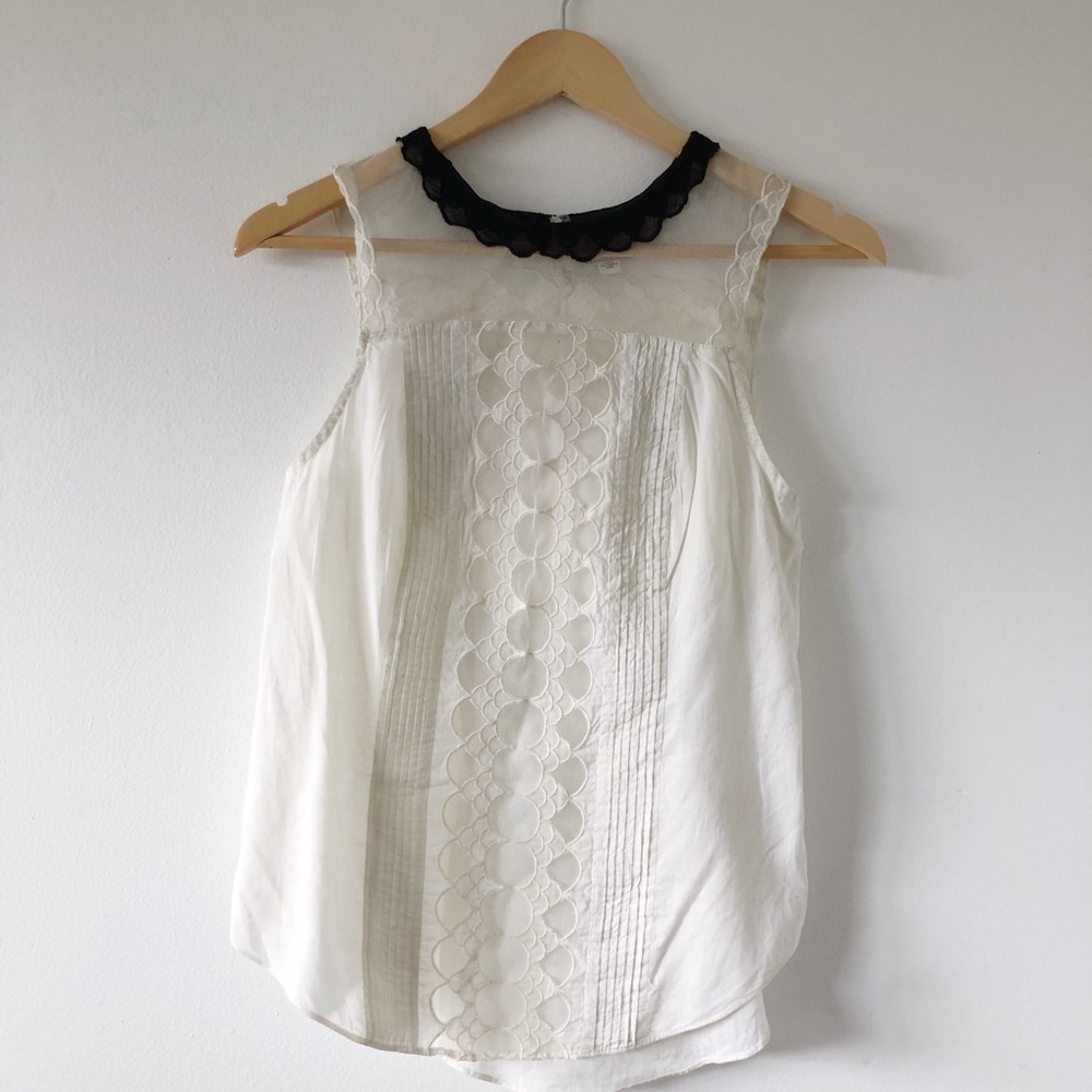 Delicate collar blouse